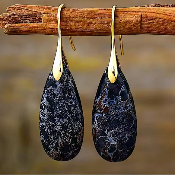 Handcrafted Imperial Black White Natural Stone Earrings Gold - Picture 1 of 2